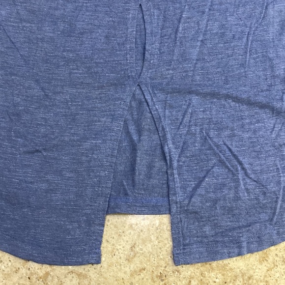 Splendid Long Sleeve T-shirt with cut outs in the back Size Large - Picture 6 of 6